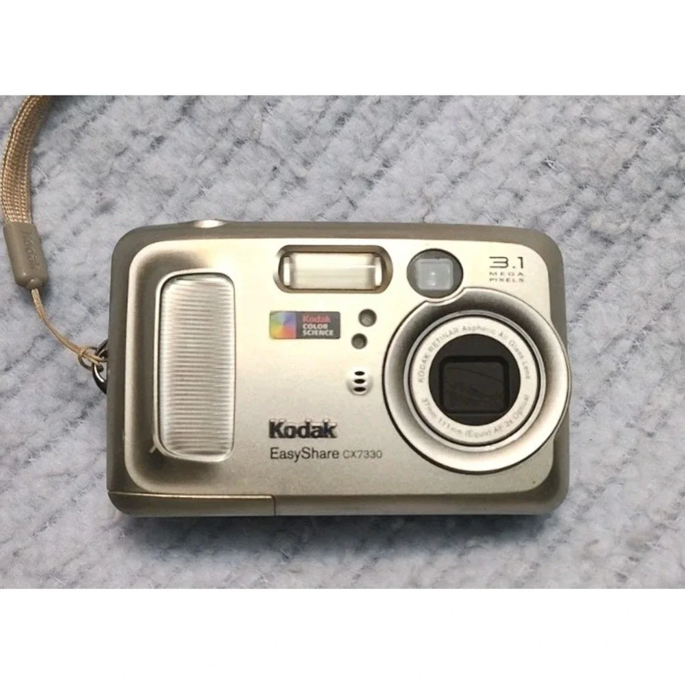 Kodak EasyShare CX7330 Point & Shoot Digital Camera Silver 3.1MP 3x Parts Only
